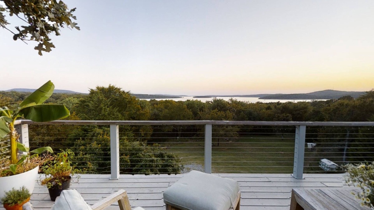 Cookson House | Lake View! Enjoy beautiful Lake Tenkiller with lots of room and plenty of style!