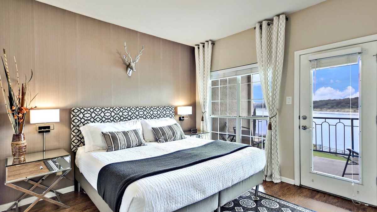Highland Lake Estates Condo | Lake View - Gorgeous Lake Travis Island Condo!