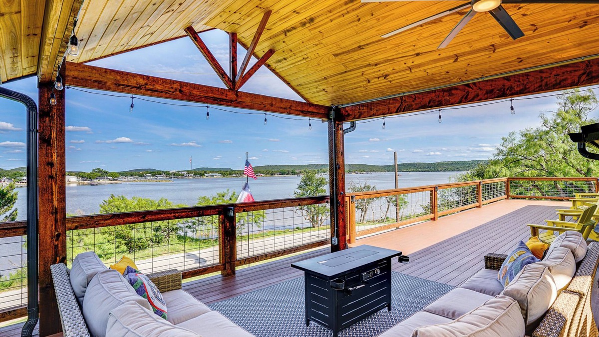 Graham House | Lake View + Huge Deck: Cozy Possum Kingdom Retreat
