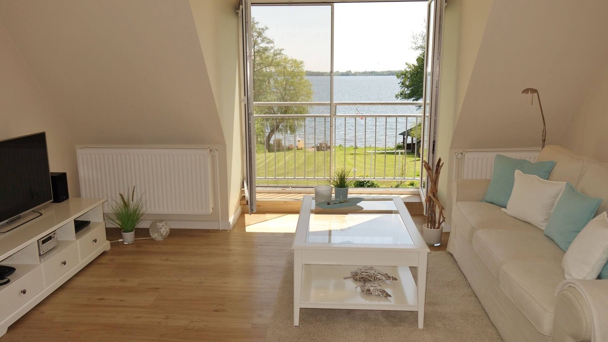 Klein Wittensee Apartment | Lake view, lake access, W-Lan, Baltic Sea 12 km, sauna barrel, large garden, quiet, modern