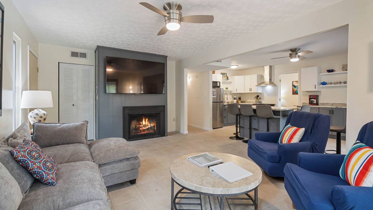 Bronston Condo | Lake View Links- Your Lake and Golf Retreat