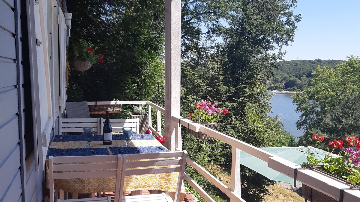 Saint-Plantaire Cabin | Lake view Lodge chambon Eguzon Beautiful Lake Views