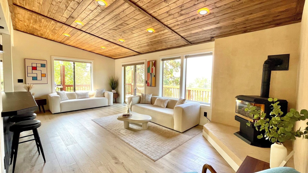 Altamont House | 🌲Lake View Nature House with Theatre, Game Room, and Gym🌲
