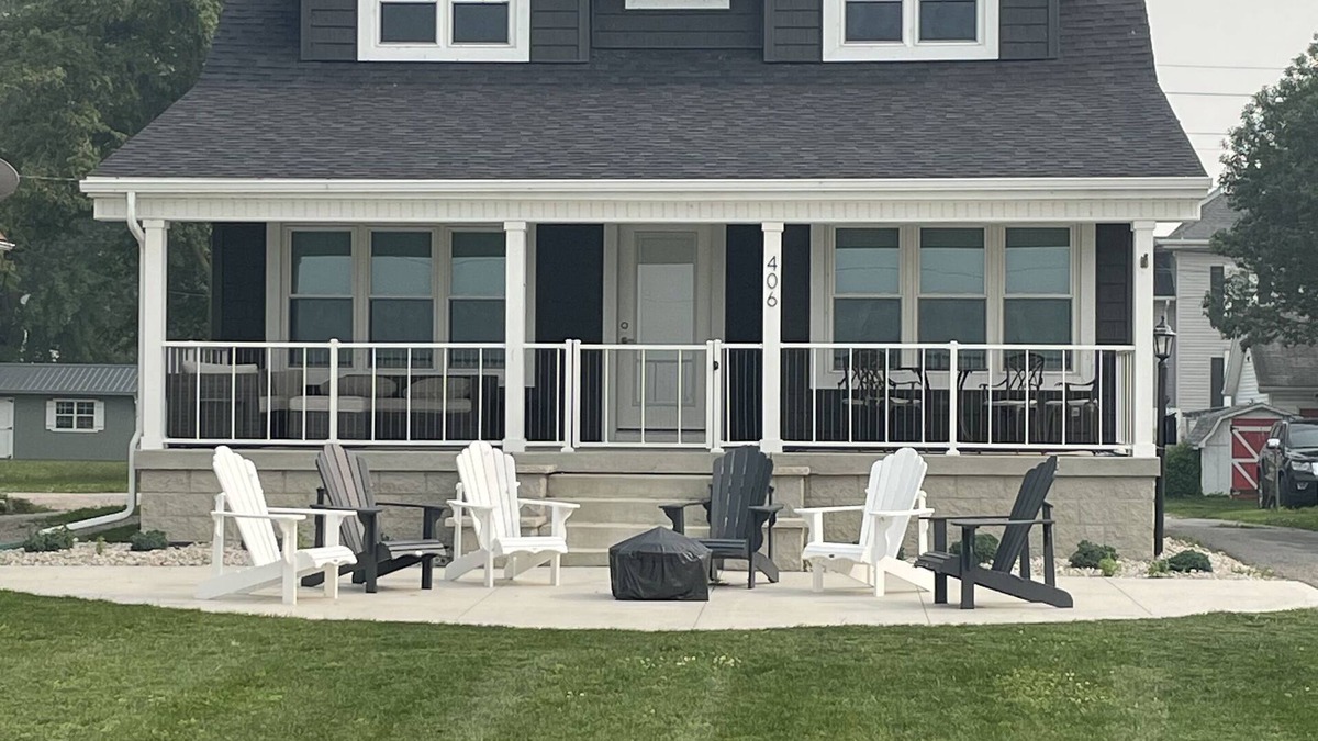 Port Clinton House | Lake View Port Clinton Home- Minutes to The Jet Express