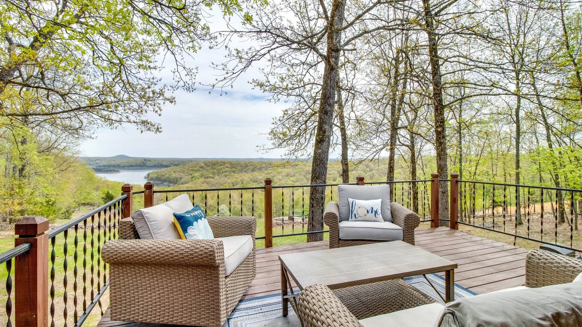 Mountain Home House | Lake-View Retreat w/Fire Pit in Mountain Home!