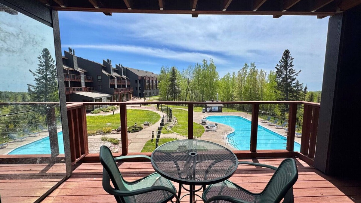 Lutsen Apartment | Lake View Ski-in/out Lutsen Mtn Pets Welcome