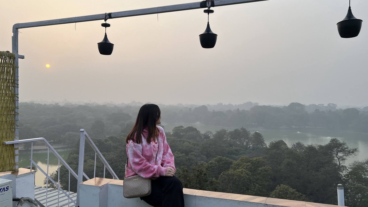 Hauz Khas Village Apartment | Lake View Studio Retreat