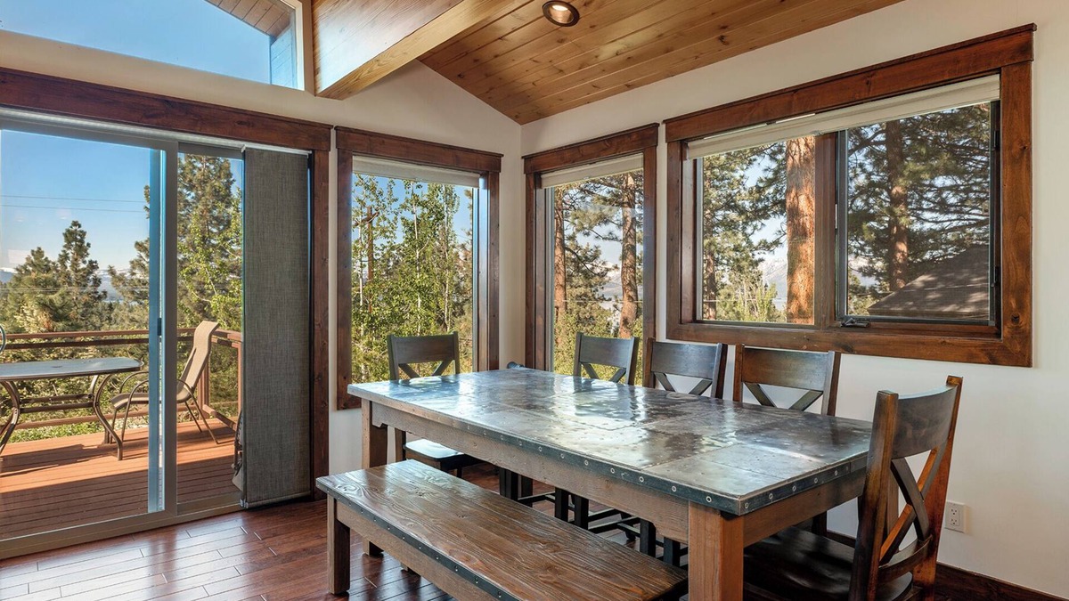 Zephyr Cove House | Lake View Stylish Timber House - South Lake Tahoe. Nevadan