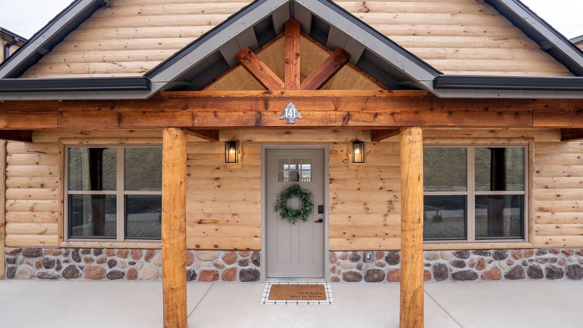 Branson Theater District Cabin | LAKE VIEW - Table Rock Lake - PRIVATE Hot Tub - Indoor Pool - Family Friendly