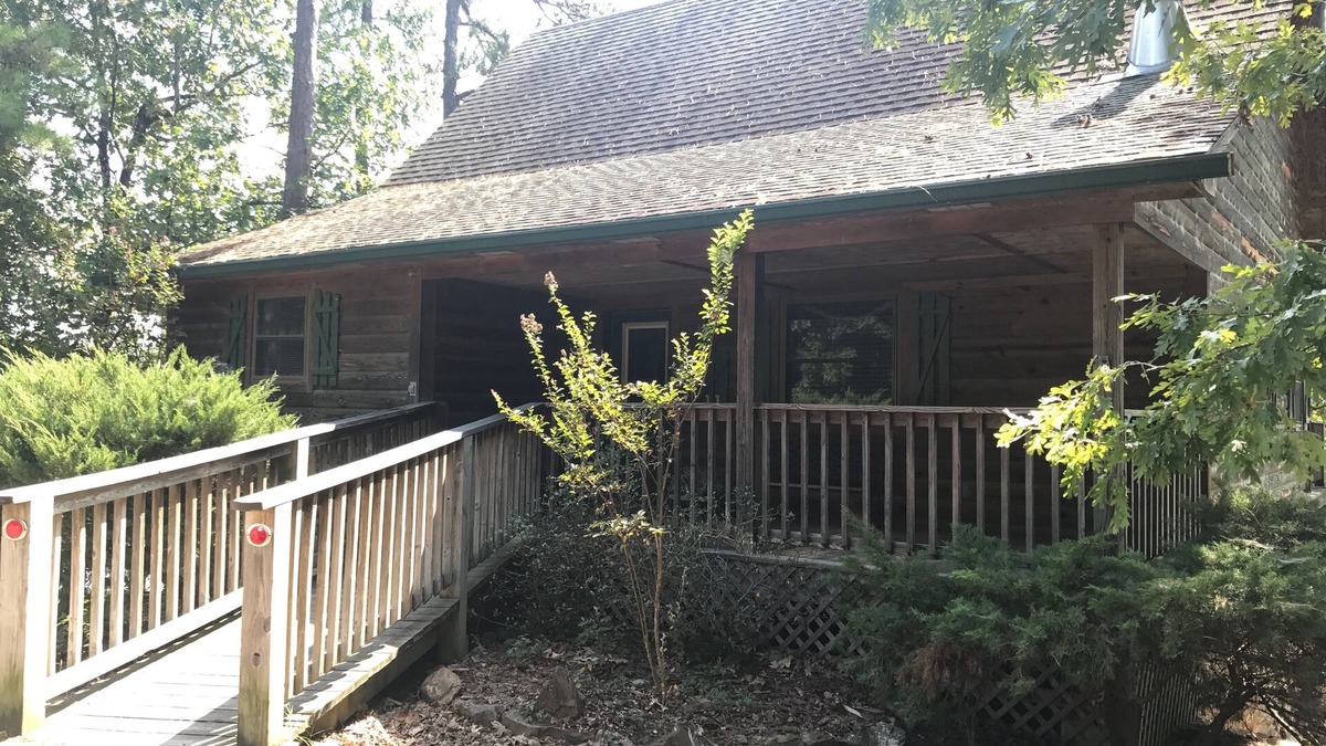 Mount Ida Cottage | Lake view two bedroom, two bath Harbor North luxuryloft cottage with private hot tub overlooking Lake Ouachita. by RedAwning