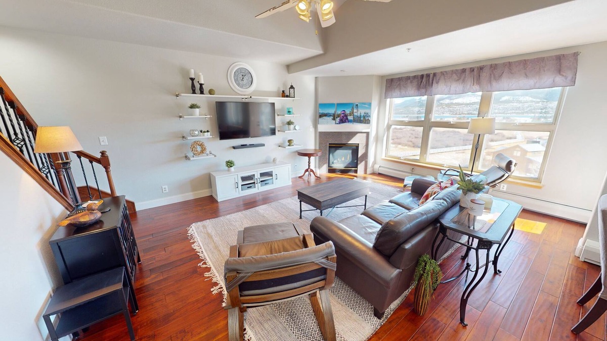 Frisco Condo | Lake View! Updated Penthouse! Elevator, Hot Tub. Walk/Drive to Dining, Marina
