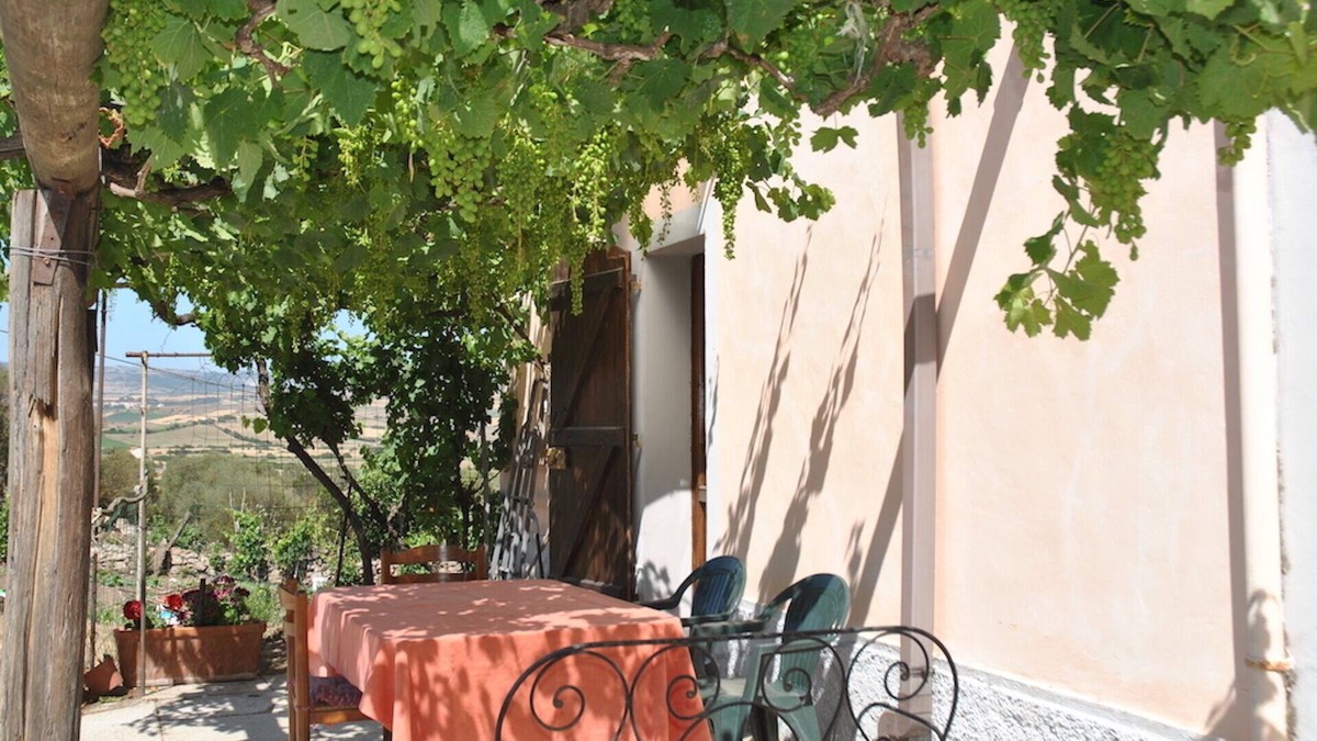 Perfugas House | LAKE VIEW VILLA 15 MINUTES FROM THE SEA