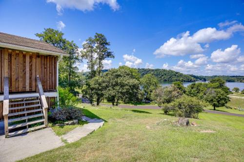 Ingles House | Lake Views and Private Dock Radford Retreat!