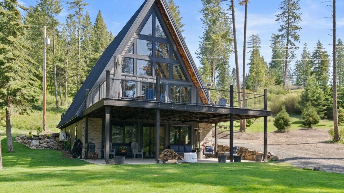 Coeur d'Alene House | Lake Views At Rockford Bay - The CDA-frame