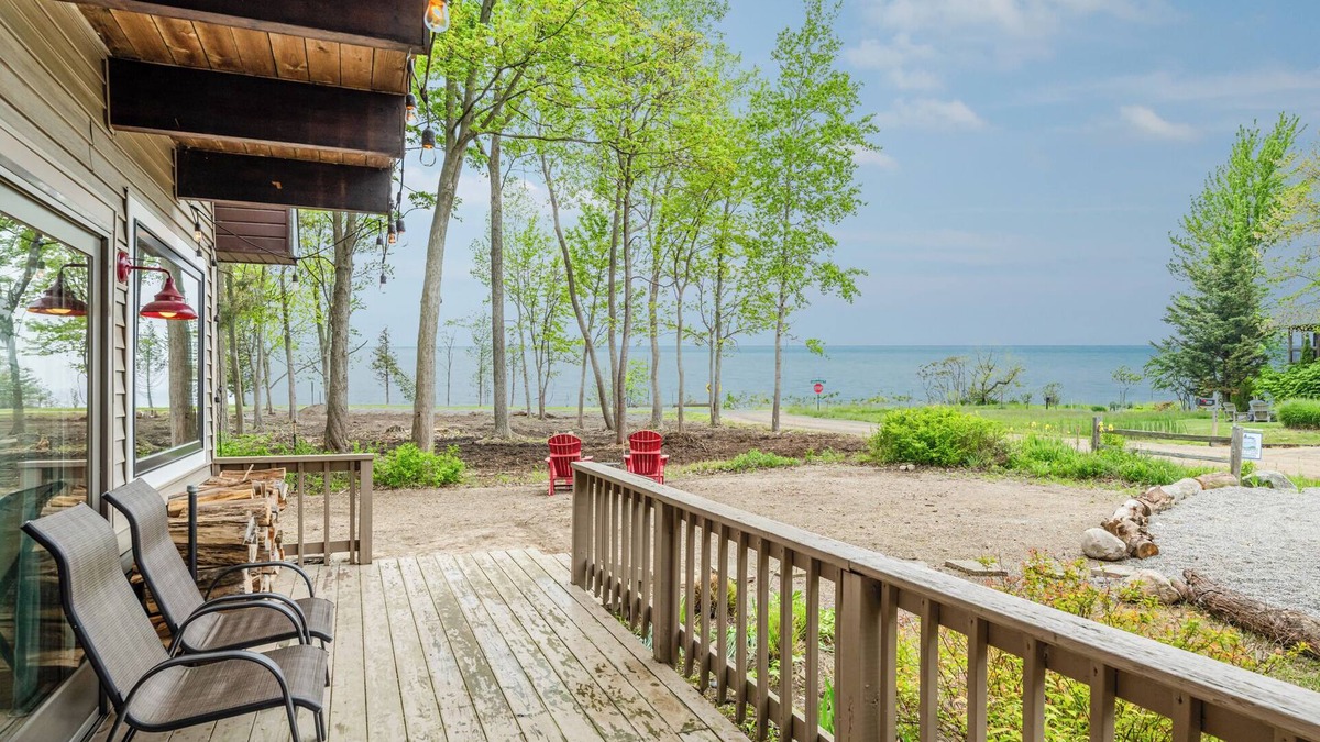Miami Park House | Lake Views, firepit and summer fun at Haven Fun