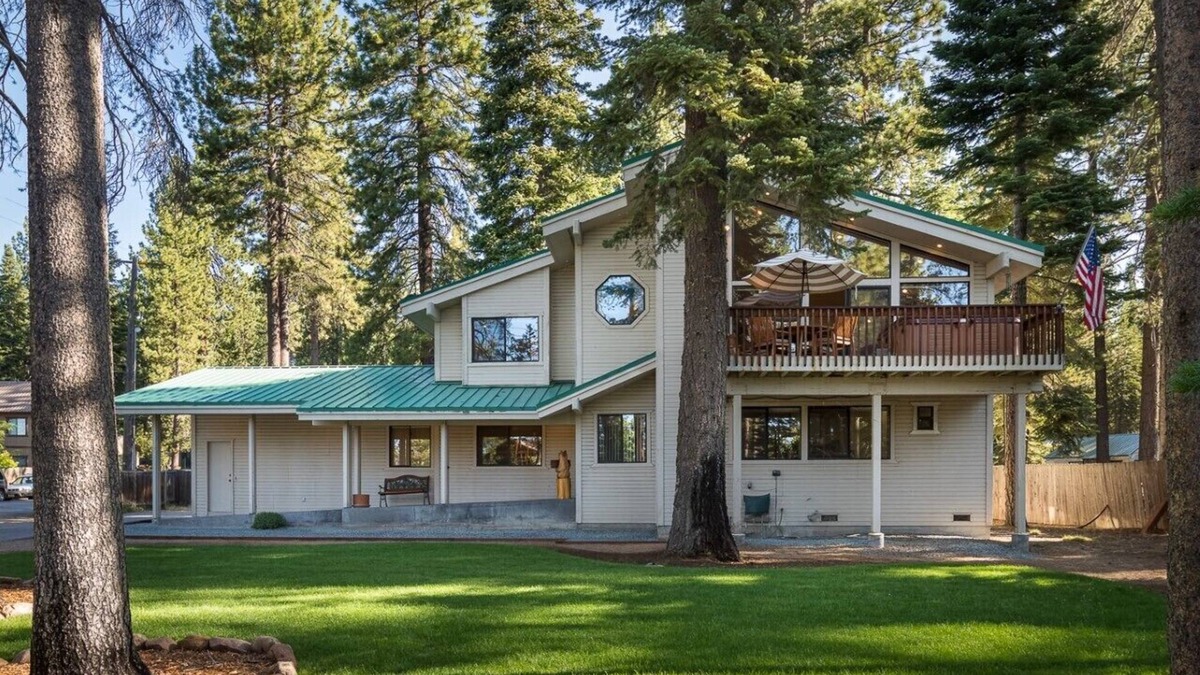 Tahoe Vista House | Lake Views, Hot Tub, Across from Beach, Garage "Sandy Shores Villa"