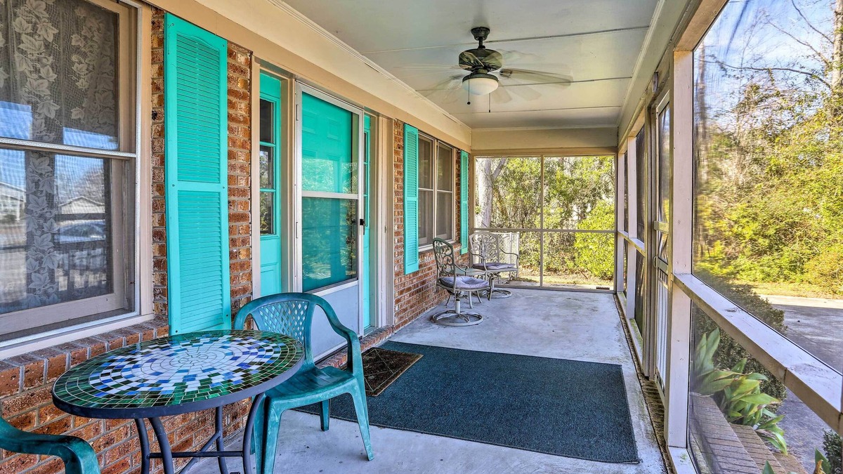Lake Waccamaw House | Lake Waccamaw Home w/Fenced Yard & Shared Pier!