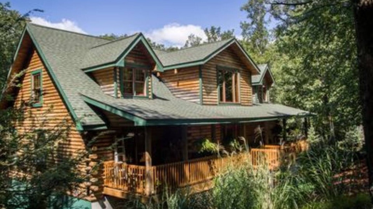 Greentown House | Lake Wallenpaupack Heaven's Haven hottub beach rights