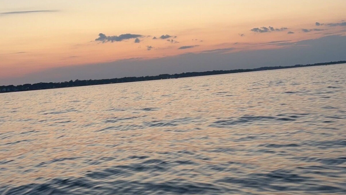 Syracuse House | Lake Wawasee Channel Home