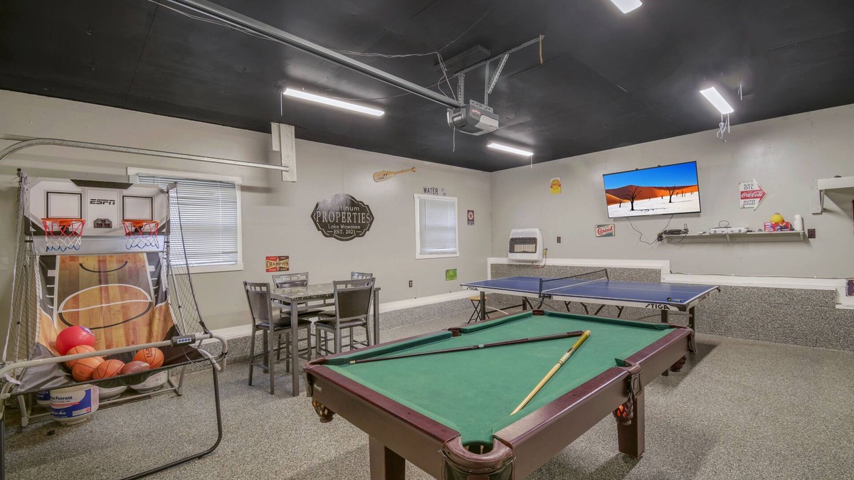 Enchanted Hills House | Lake Wawasee/HOT TUB/GAME ROOM/PONTOON RENTAL