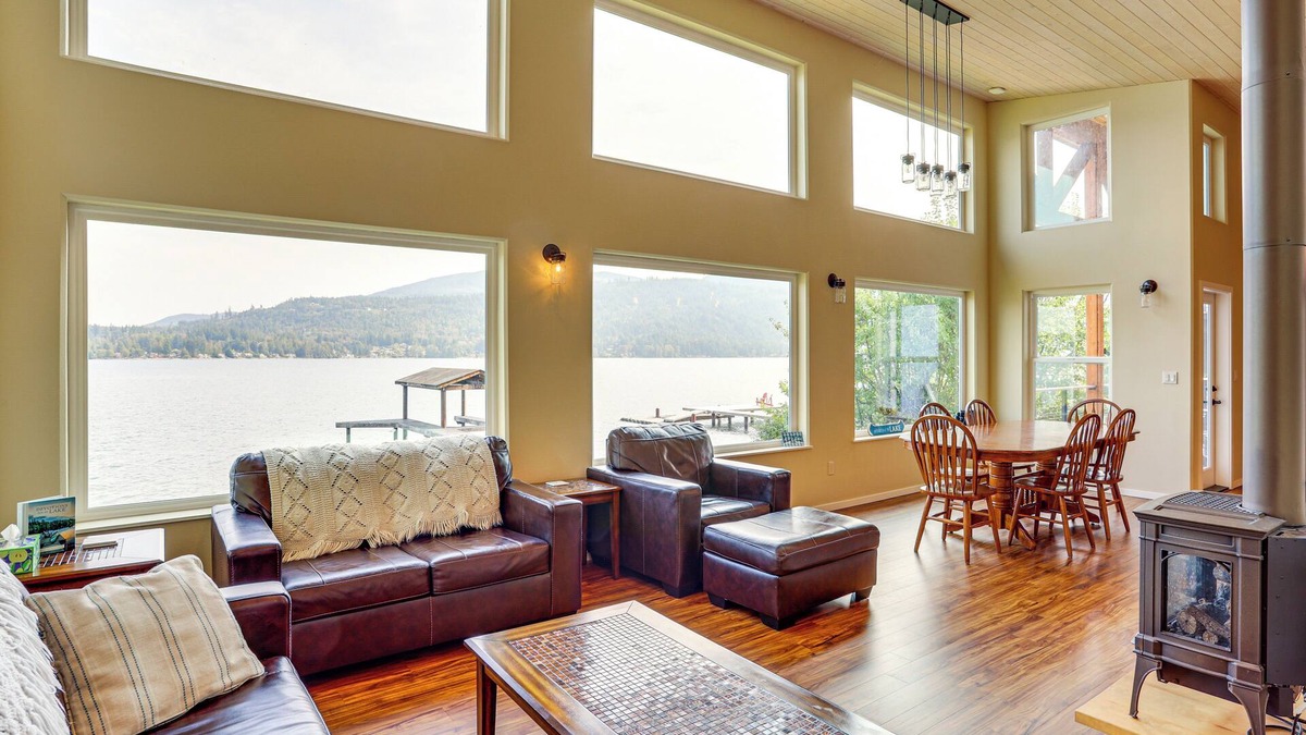 Sudden Valley House | Lake Whatcom House w/Private Hot Tub + Dock