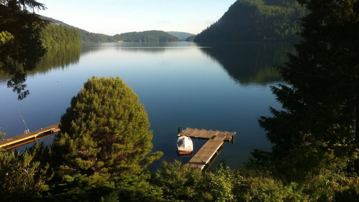 Sedro-Woolley House | Lake Whatcom Waterfront Executive Home (5,200sqft!!), Kayaks and Dock, WifiHDTV