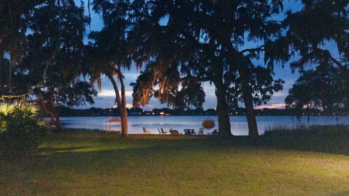 Auburndale House | Lake Whistler Beach House with lakefront pool