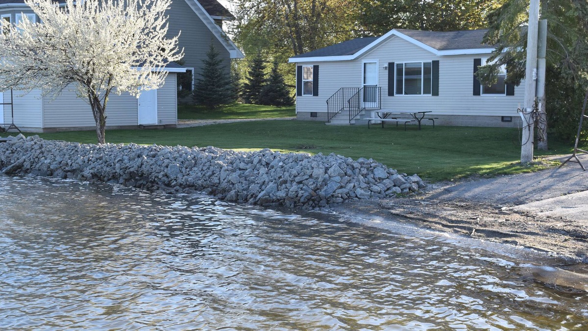 Neenah House | Lake Winnebago Vacation Rentals