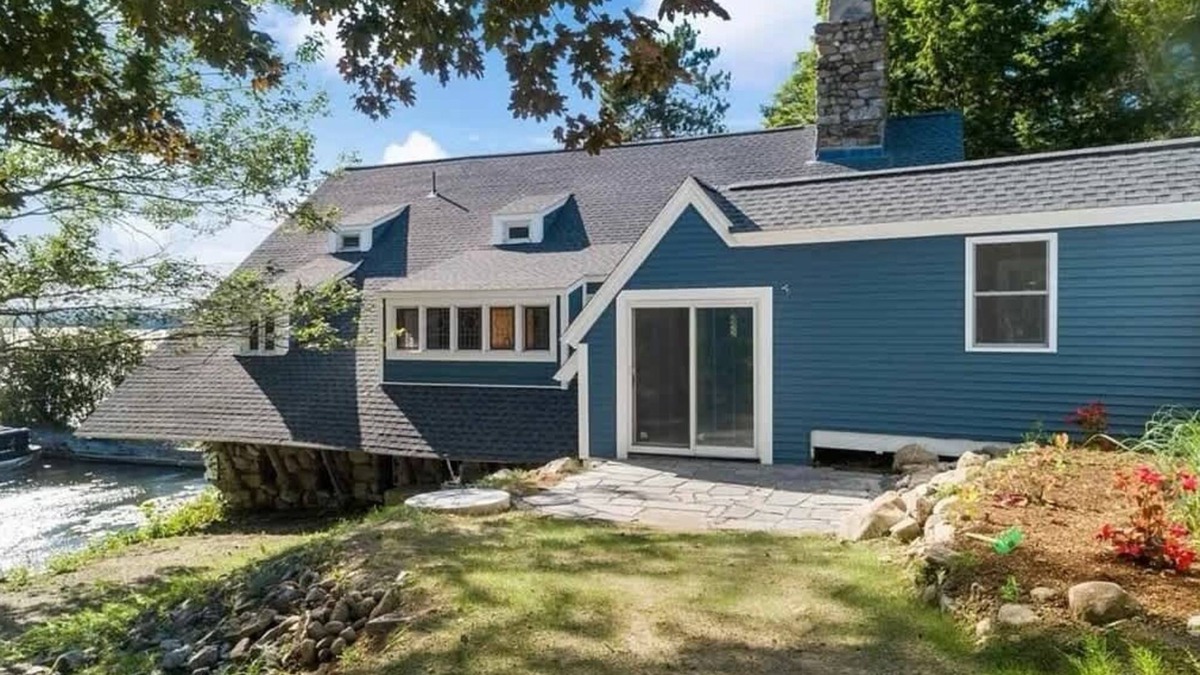 Moultonborough House | Lake Winnipesaukee Kona Carriage House Retreat