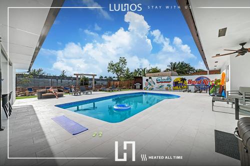 Miami Gardens House | Lakefront Mansion, 5min 2 Hard Rock Stadium, 30Gsts L65