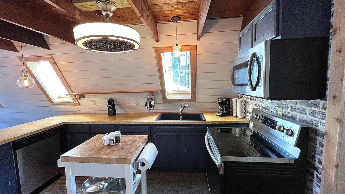 Hoyt Cabin | LakeFire Cabin: A-Frame, Modern Touches, Steps from Lake, Lake Views w/ Fire Pit