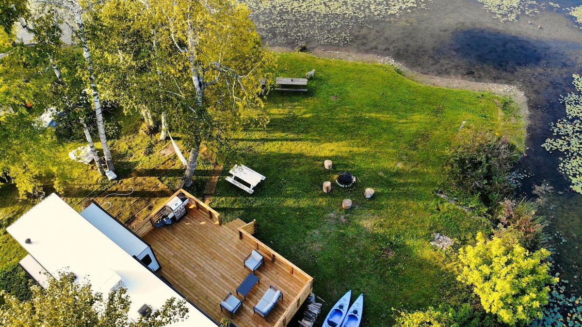 Halton Hills House | Lakefront 1 bedroom tiny home
