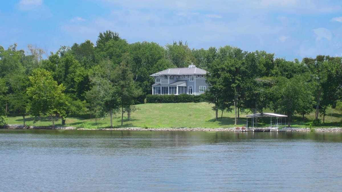 Cadiz House | Lakefront 180 degree Panoramic View: gentle sloping land, private dock