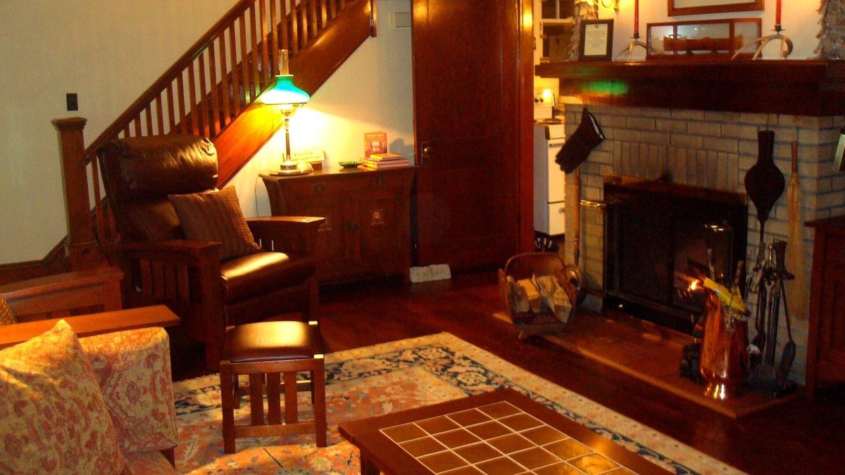 Thompson Cottage | Lakefront 1920's Craftsman on Fiddle Lake - Vacation in Stickley Style