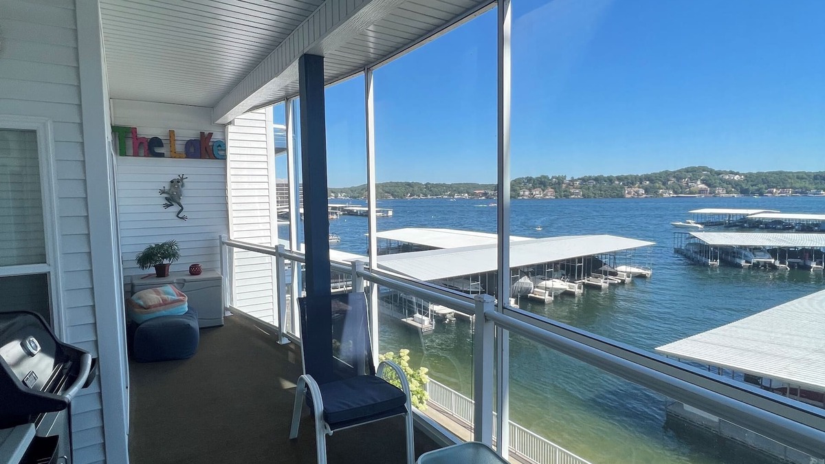 Lake Ozark Condo | LAKEFRONT 2 BED/2 BATH CONDO W/BOAT SLIP +3 POOLS & 2 HOT TUBS @ 2MM