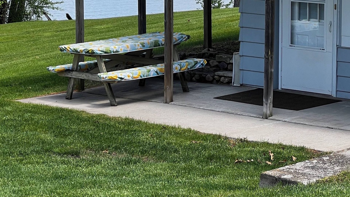 Lake Wissota Apartment | 🔥 Lakefront · 2 Docks · Portable Fire Pit · Grill · Laundry, 1 night stays