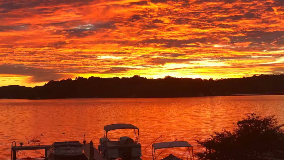 Glasser Apartment | LAKEFRONT - 3-bedroom apartment on Lake Hopatcong - Main Lake Views