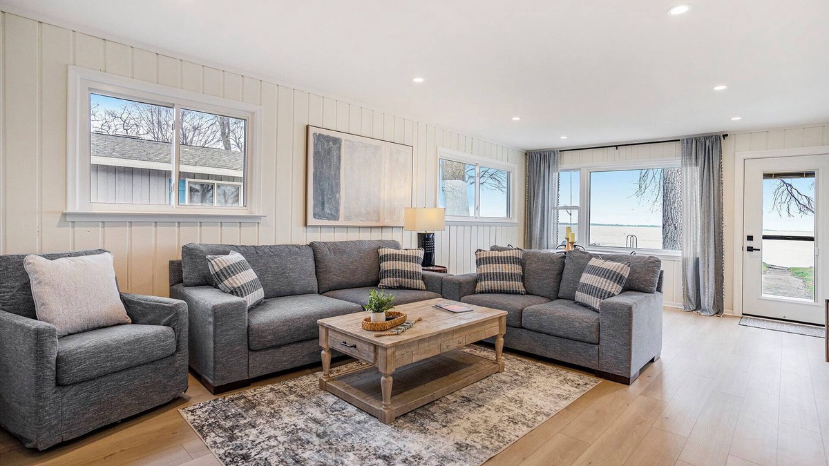 Saginaw Bay Cottage | Lakefront 3-bedroom cottage on Sand Point with AC, WiFi, King bed, Firepit