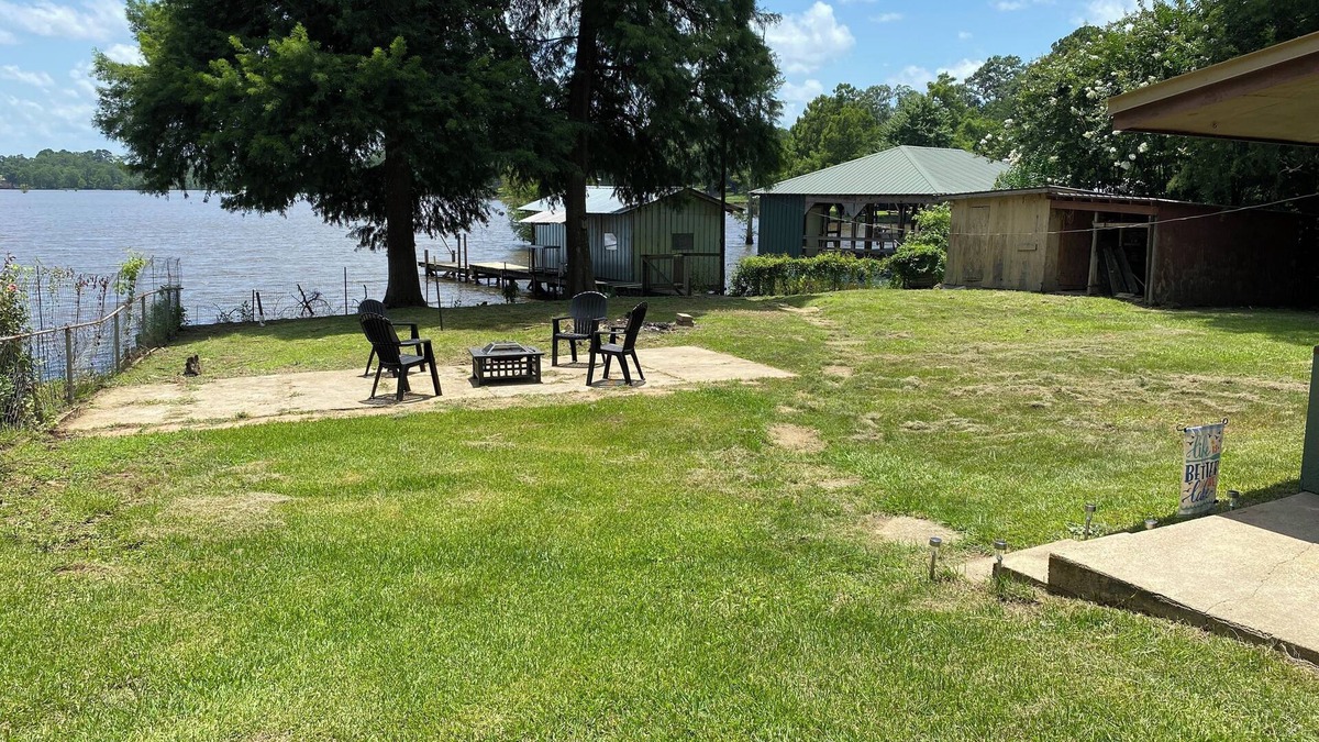 Bernice House | Lakefront 3-bedroom house located on Lake Darbonne.