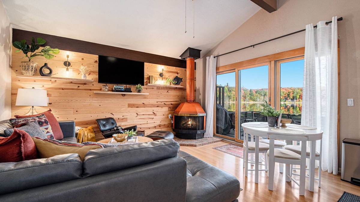 Gaylord House | Lakefront 3 Bedroom Townhome - Fall colors and Quaint Towns - Sleeps 8
