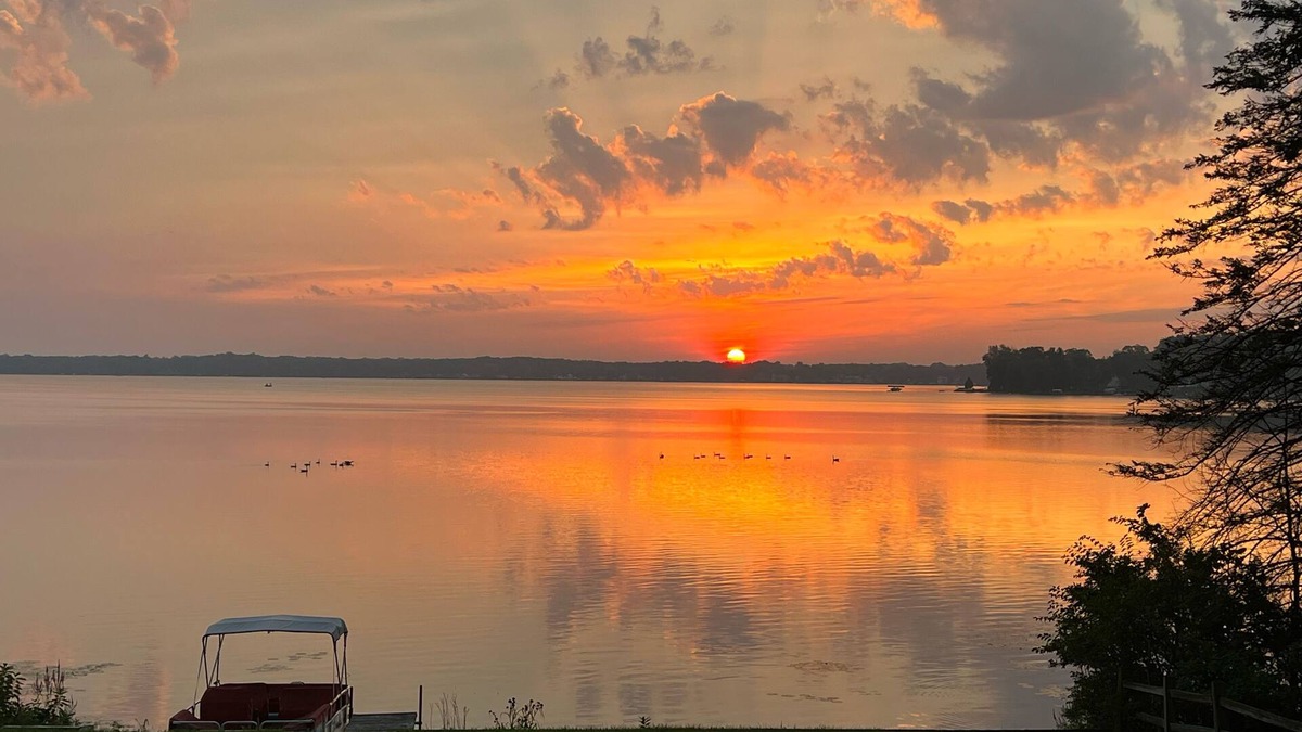 Portage House | Lakefront 4BR Retreat on Austin Lake. Perfect for families/relocations