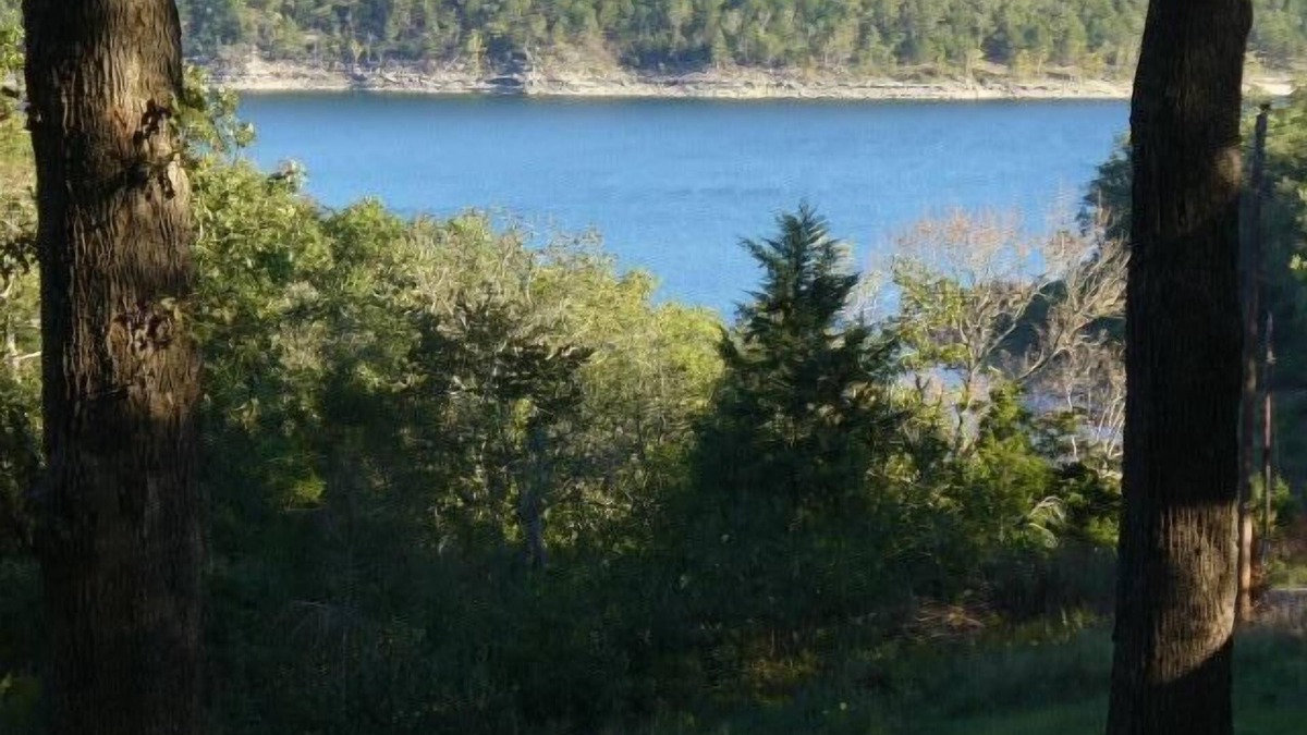 Mountain Home House | Lakefront 5 Br House - Quiet, Affordable, Spacious & Relaxing