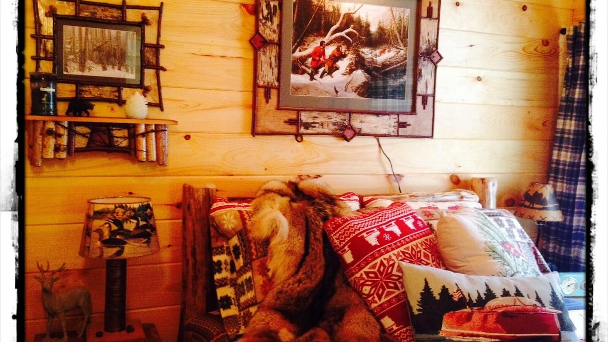 Caroga Lake Cabin | Lakefront accommodations with outdoor Jacuzzi