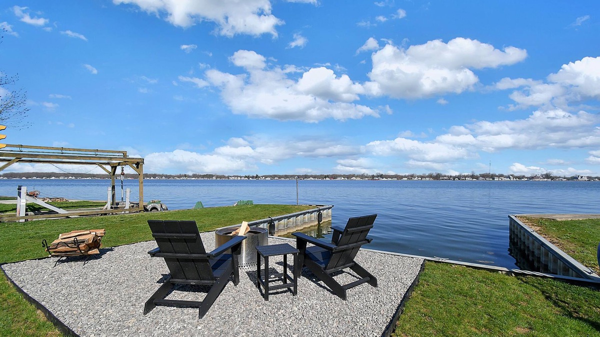 Fairfield Beach House | Lakefront Airstream Retreat with Boat Dock at Buckeye Lake