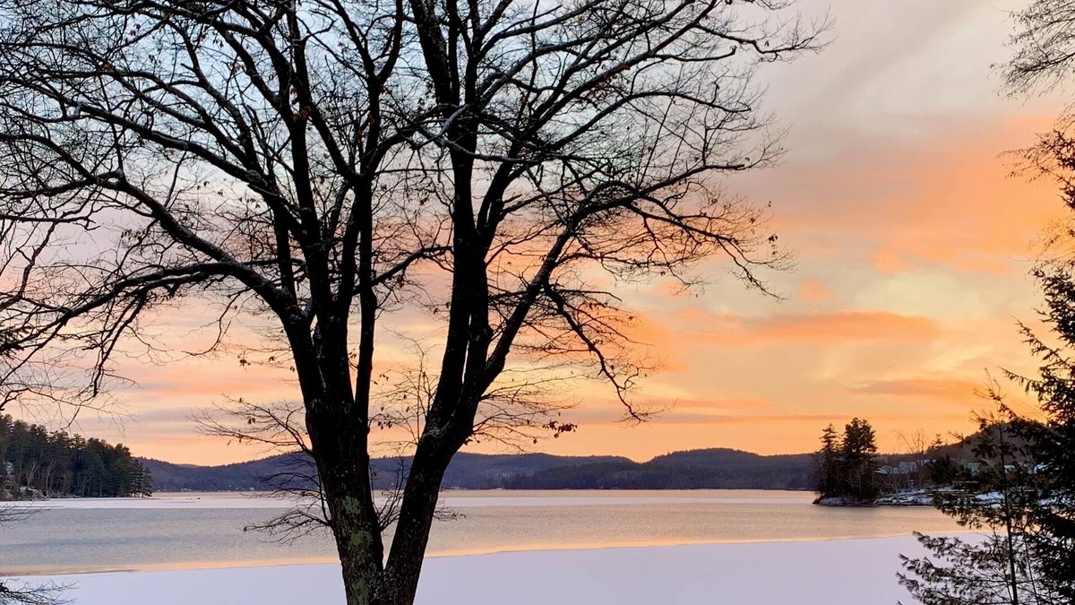 Schroon Lake House | Lakefront All Season Chalet with 100’ of sandy beach