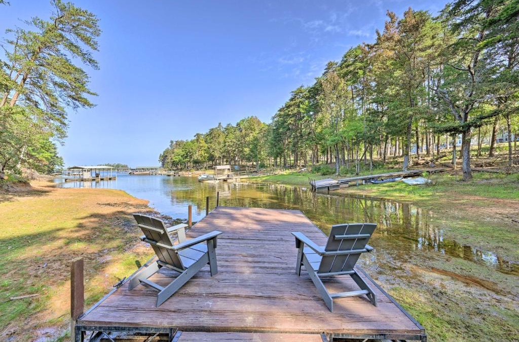 Anderson House | Lakefront Anderson Paradise Dock, Fire Pit!