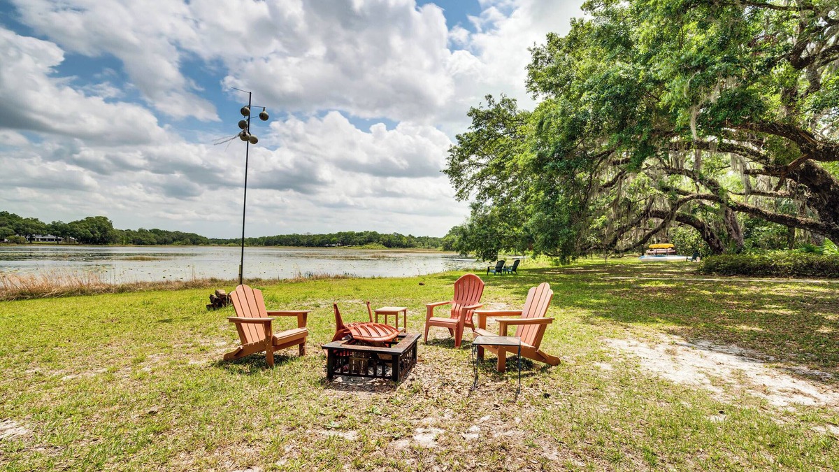 Inverness Apartment | Lakefront Apt w/Canoes in Inverness!