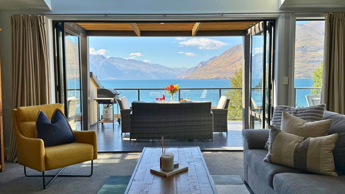 Queenstown Apartment | Lakefront at 912 | 2 Bedroom | Spacious