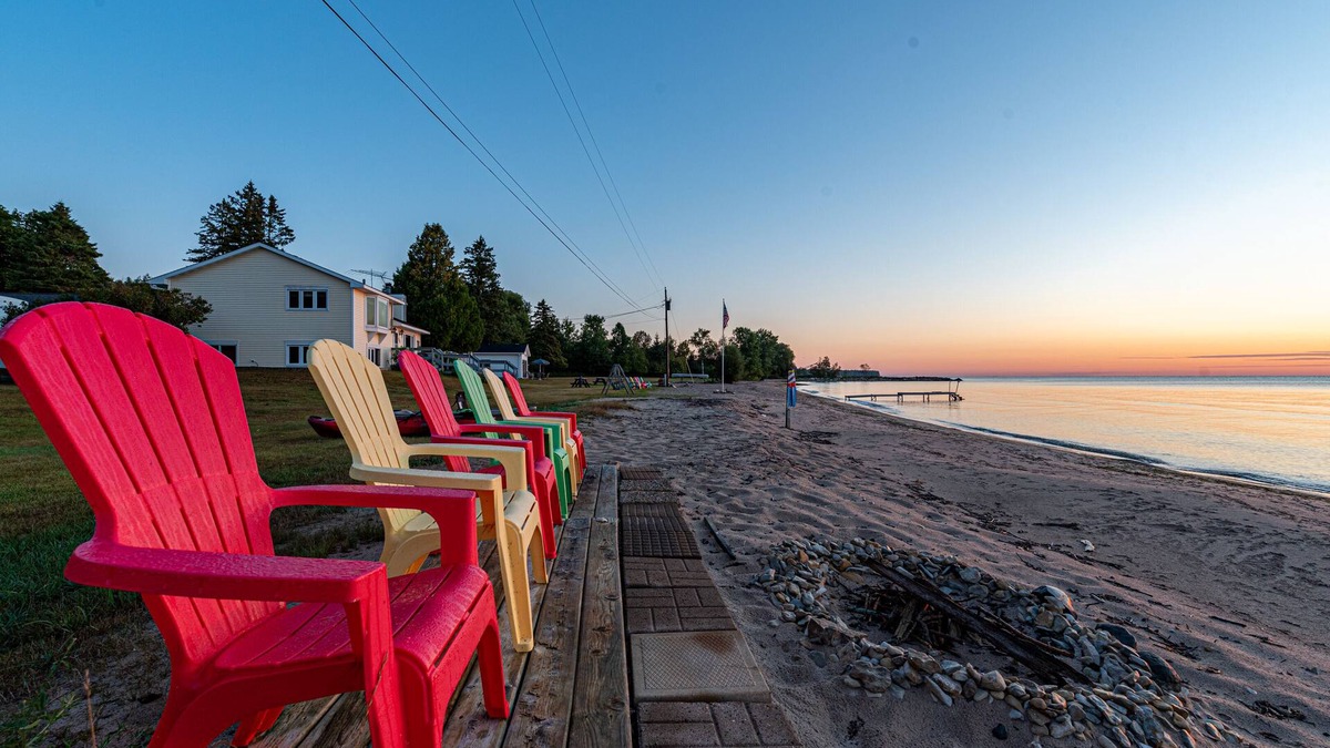 Bark River House | Lakefront Beach House