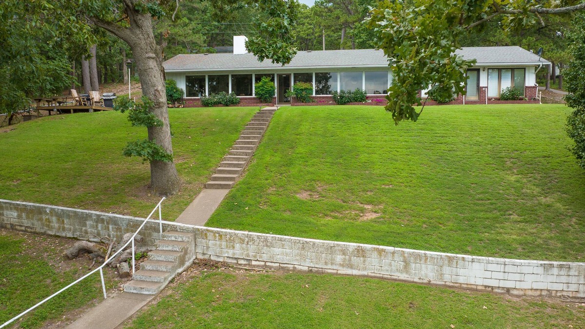 Dennis House | Lakefront! Beautiful Views! Sleeps 24 people! 7 Bdrm, 3 bath - Incredible Charm!
